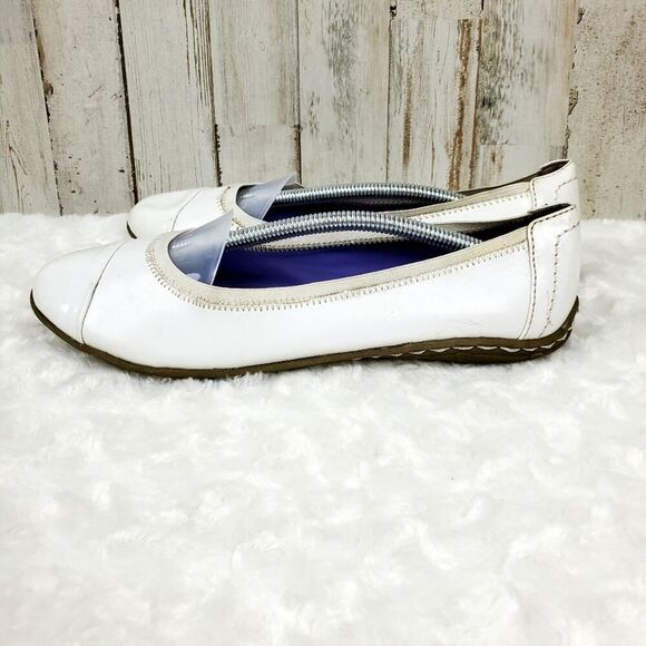 Kenneth Cole Reaction Flats White Size 6 - Picture 2 of 8